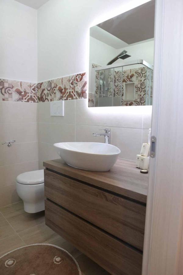Afrodite Luxury Suite Veglie Luaran gambar